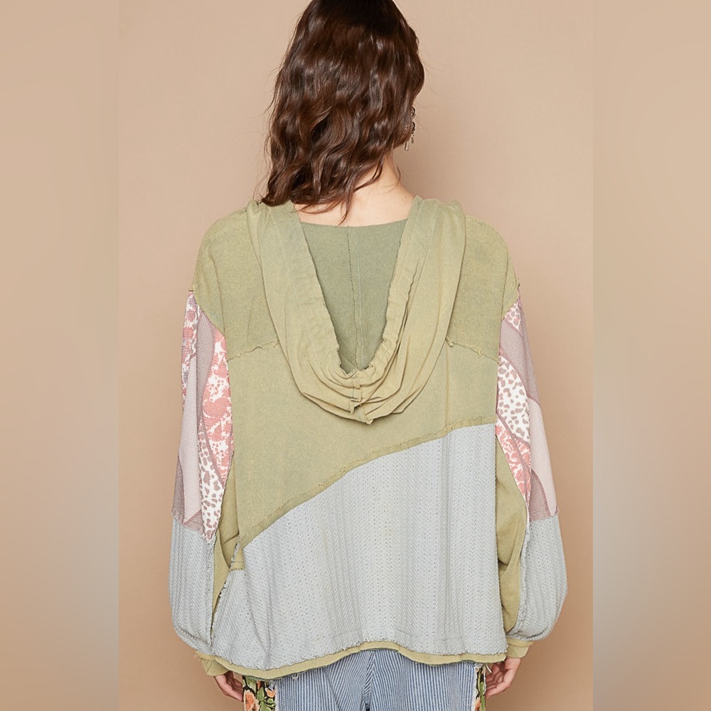 #44 CLOSEOUT FIRM 🌸New! Pol Gorgeous Oversized Peace Application  W/ Hood - Picture 6 of 6